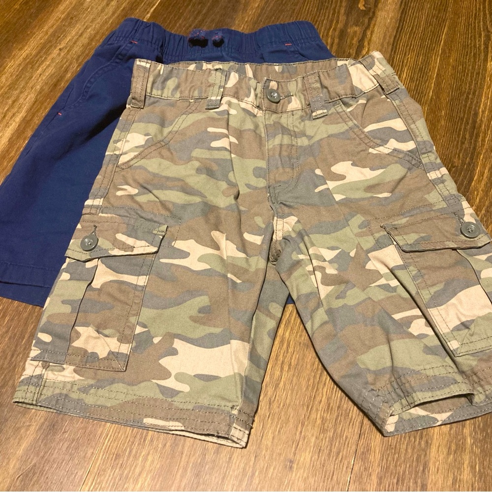 Mountain Warehouse boys cargo shorts 2-pack (size 7-8, and 9-10)